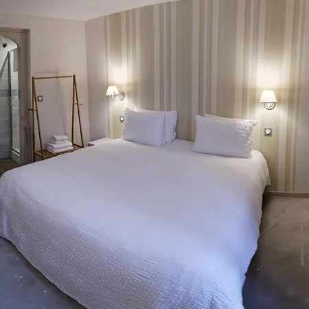 Sainte Trinite 4* تروي