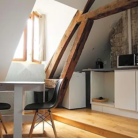 Sainte Trinite شقة فندقية 4*